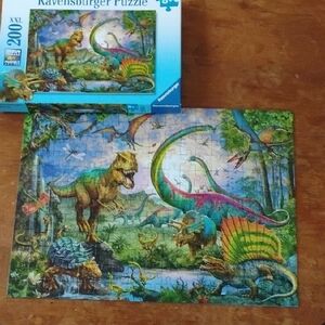Ravensburger Premium Puzzle Perfect Age Fit 200XXL Pieces Dinosaurs Colorful